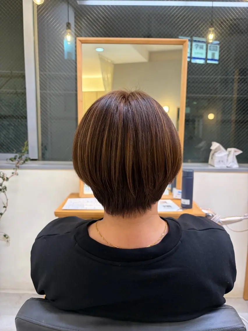 ショート ハイライト ヘアカラー 村上 一葉のヘアスタイル