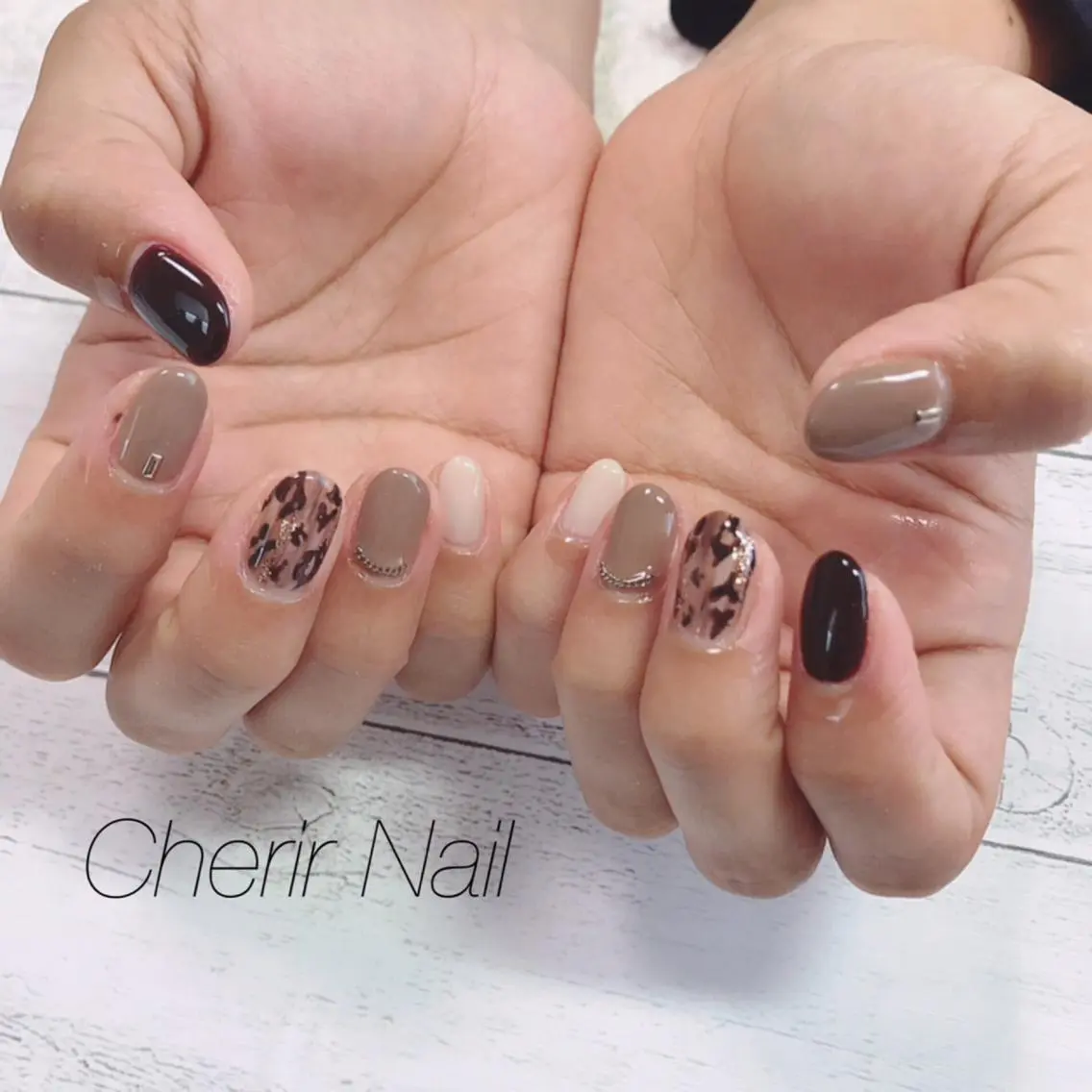 ネイル アニマル柄 ボルドー ブラウン ワンカラーネイル Cherirnail kaoriのネイルデザイン