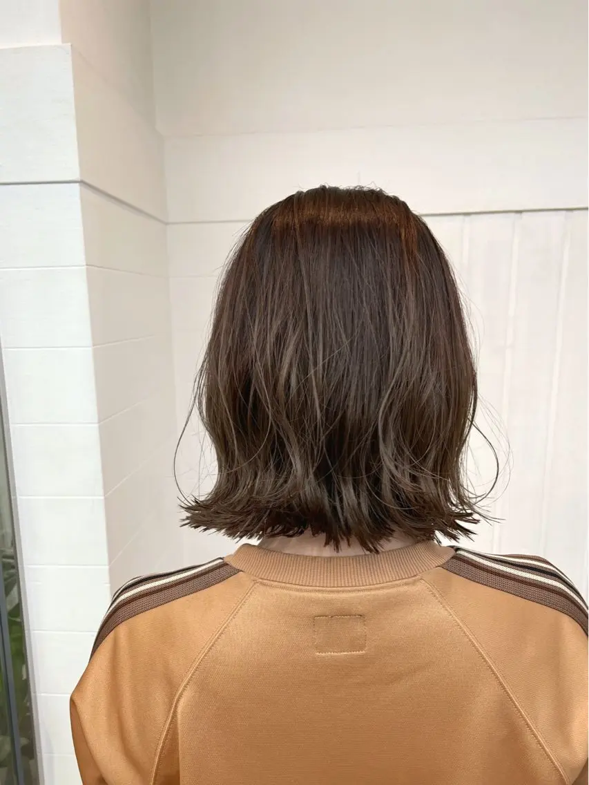 ショート カラー パーマ ヘアアレンジ 切りっぱなしボブ 透明感カラー ボブ ショートヘア カット ヘアカラー トリートメント ヘアセット 二ヶ月綺麗なデザイン カット/星野六三四のヘアスタイル