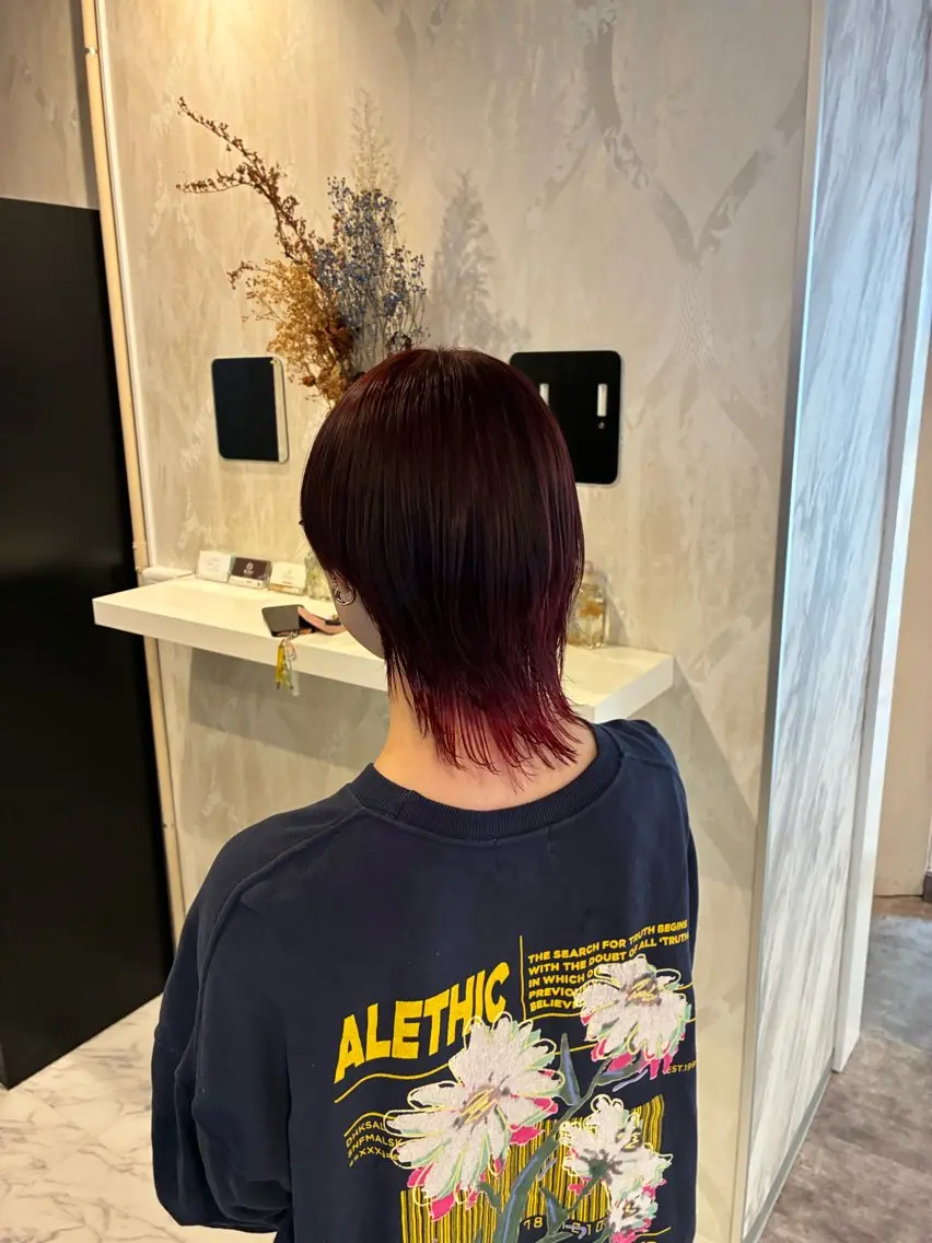 カラー ブリーチ ブリーチなしカラー レッドカラー ハナダ メイのヘアスタイル