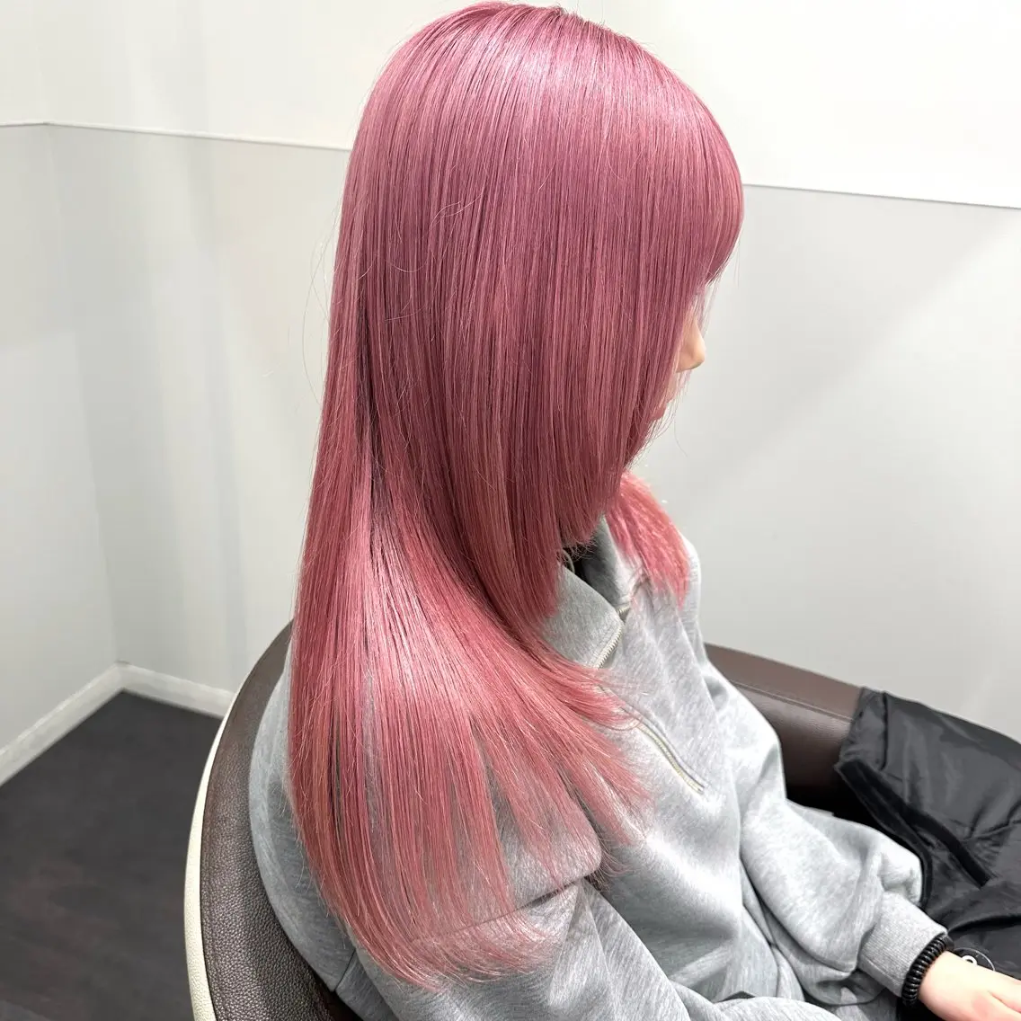 セミロング カラー ヘアカラー 💫艶ハイトーン×髪 質改善💫リュウトのヘアスタイル