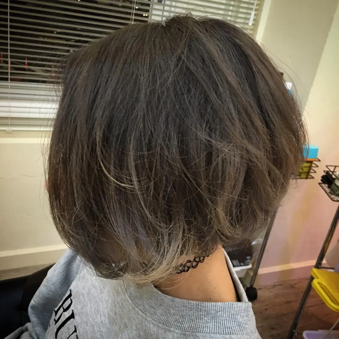 ショート ミディアム カラー グラデーションカラー 鶴見 和美のヘアスタイル