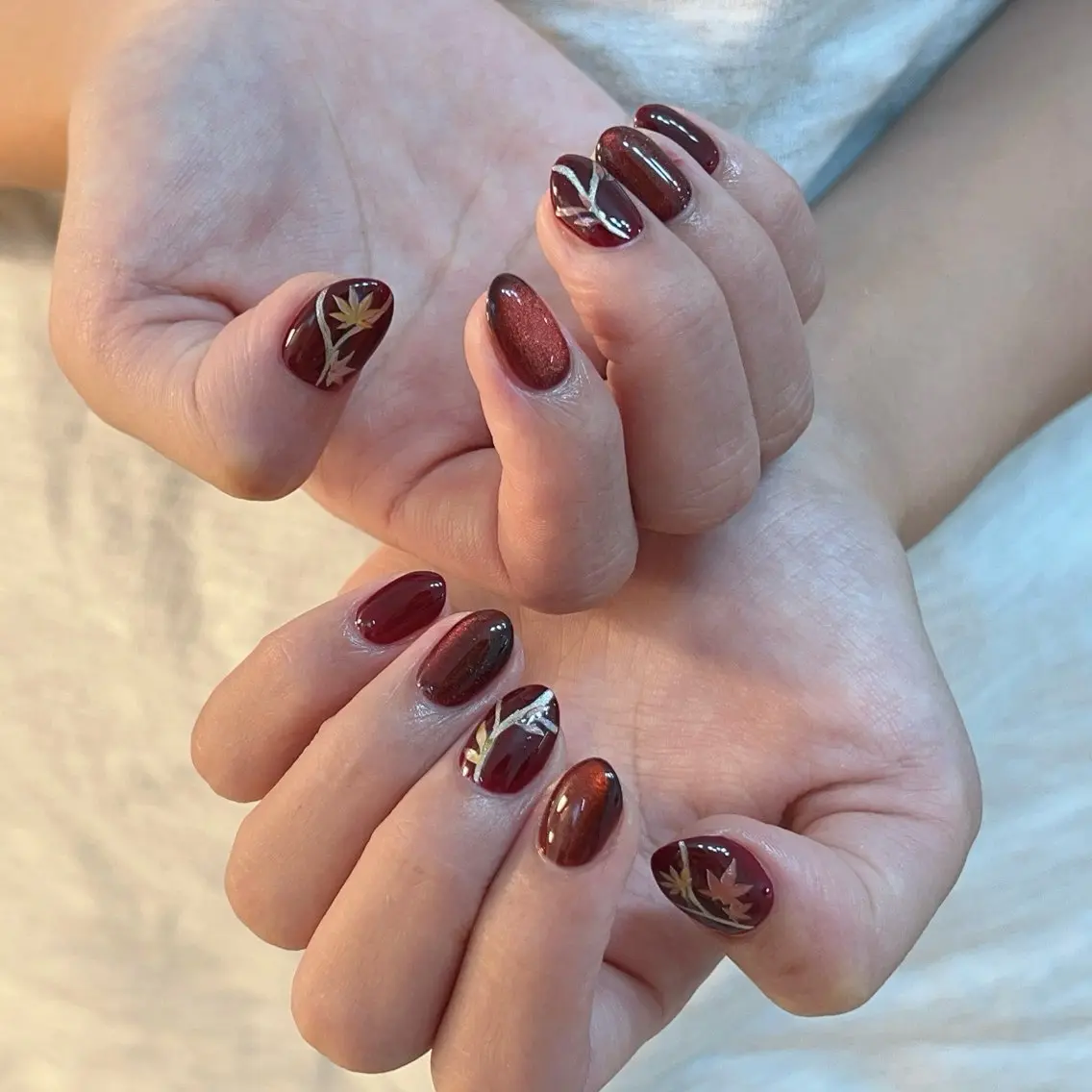 ネイル ブラウン ゴールド 赤色 シンプルネイル Nail salon CELEBRAILのネイルデザイン