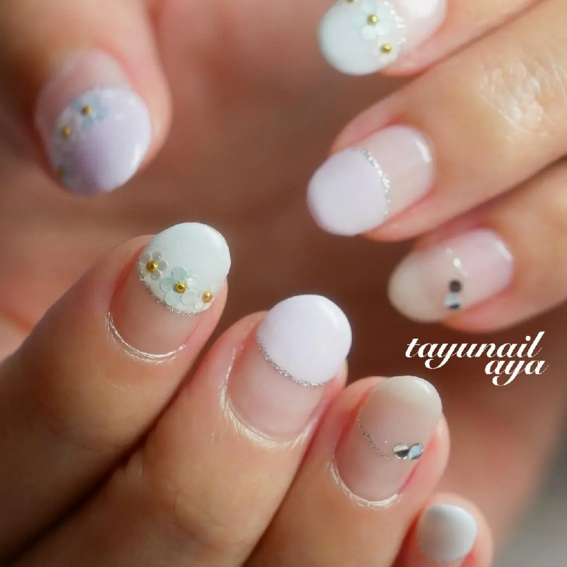 ネイル ブルー フレンチネイル ジェルネイル ガーリー ホログラムネイル ネイルサロン 【たゆnail】のネイルデザイン