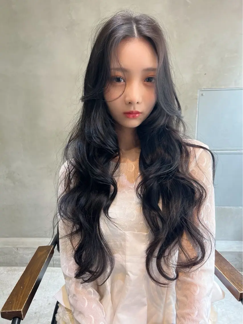 ロング レイヤーカット ✨🩷似合わせ🩷✨ ブリーチ🫰🏾前川のヘアスタイル