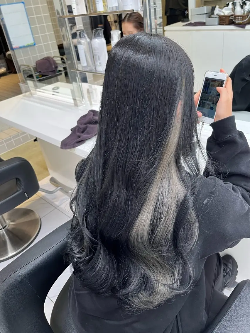 ロング ヘアカラー トリートメント ヘッドスパ ヘアセット 寒色/ベージュヘア ブリーチありMiOのヘアスタイル