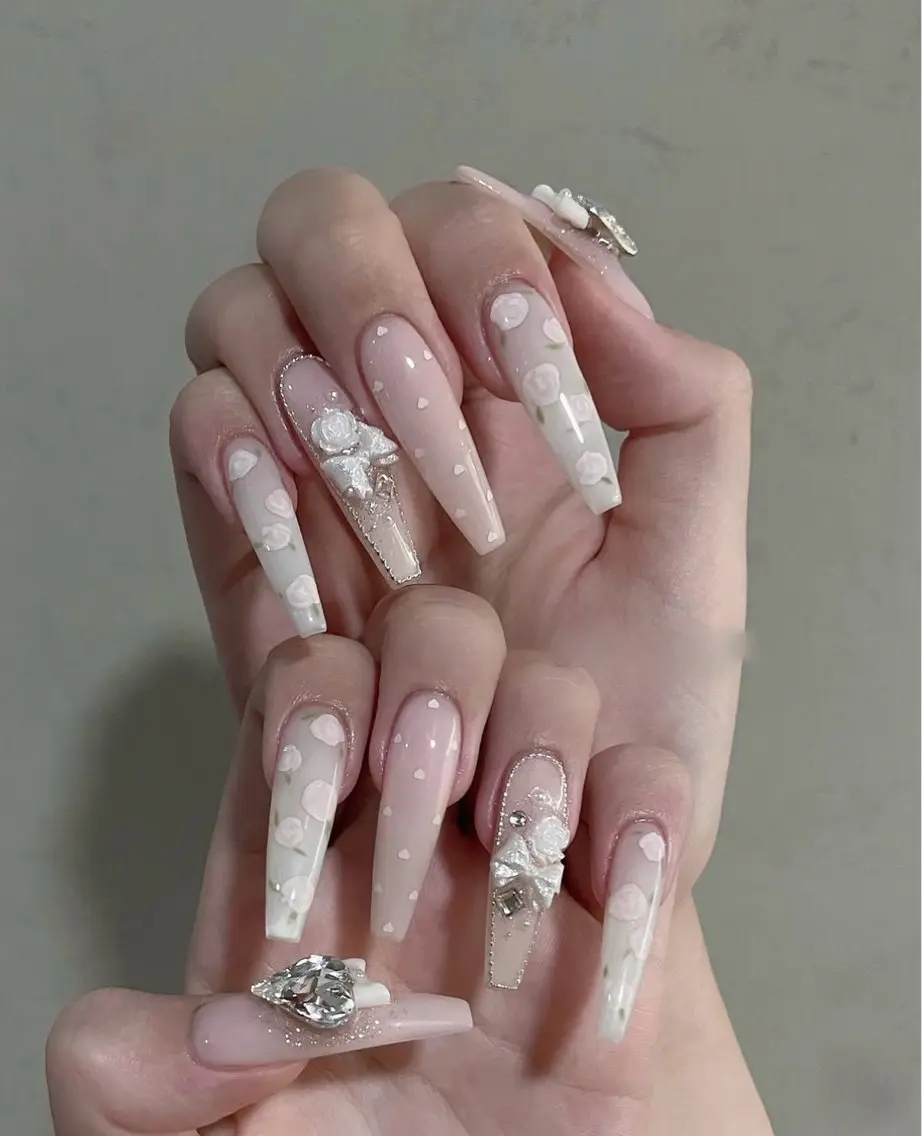 ネイル アートネイル ボルドー フレンチネイル ジェルネイル 氷ネイル・うるうるネイル ハンドネイル Julie Nail Rinのネイルデザイン