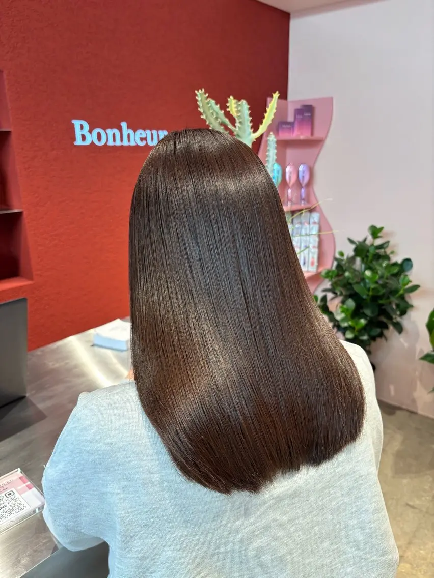 ミディアム カット ヘアカラー 縮毛矯正 トリートメント 篠崎 加奈のヘアスタイル