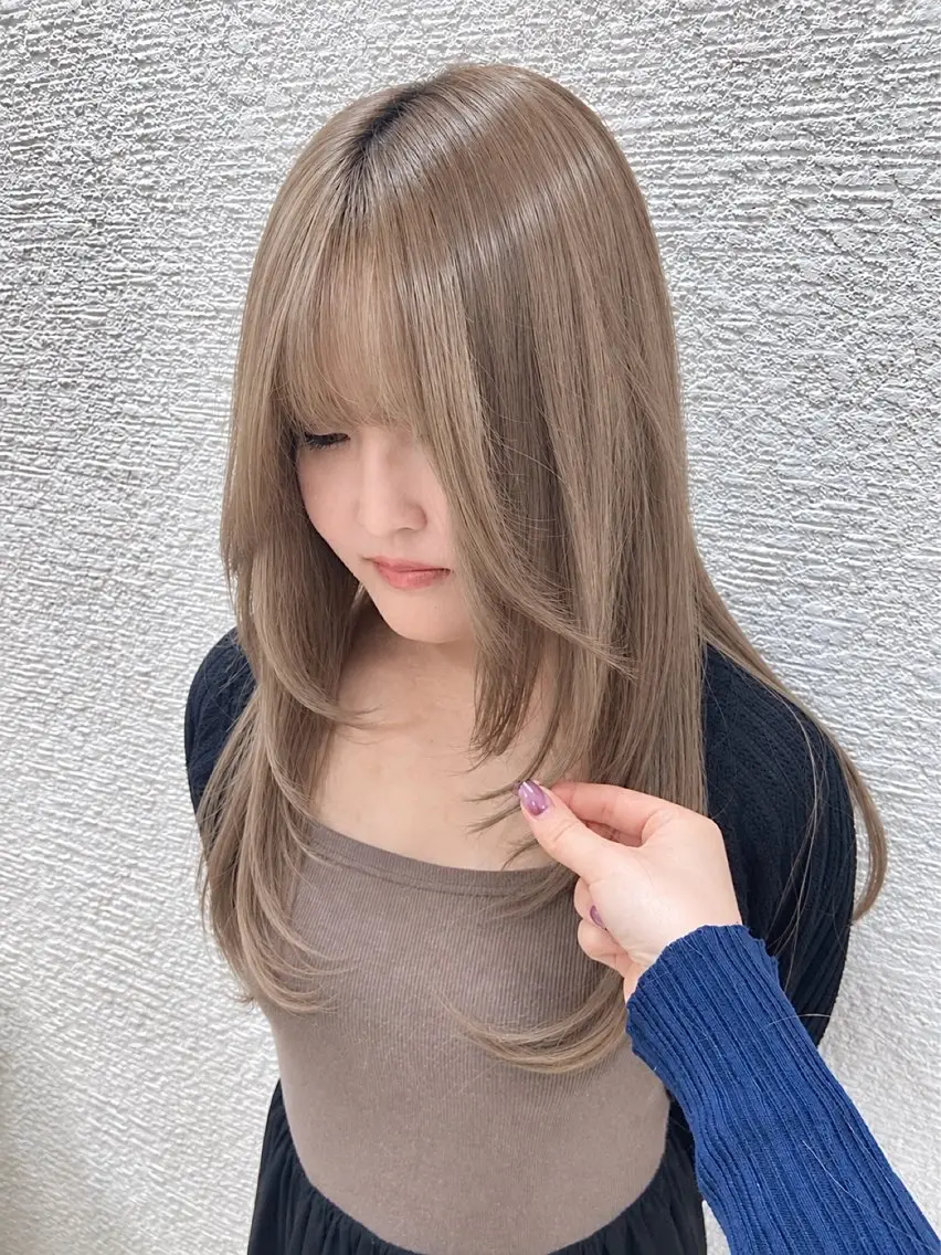 セミロング カラー カット ハイトーン/デザイン /平塚/Aikaのヘアスタイル