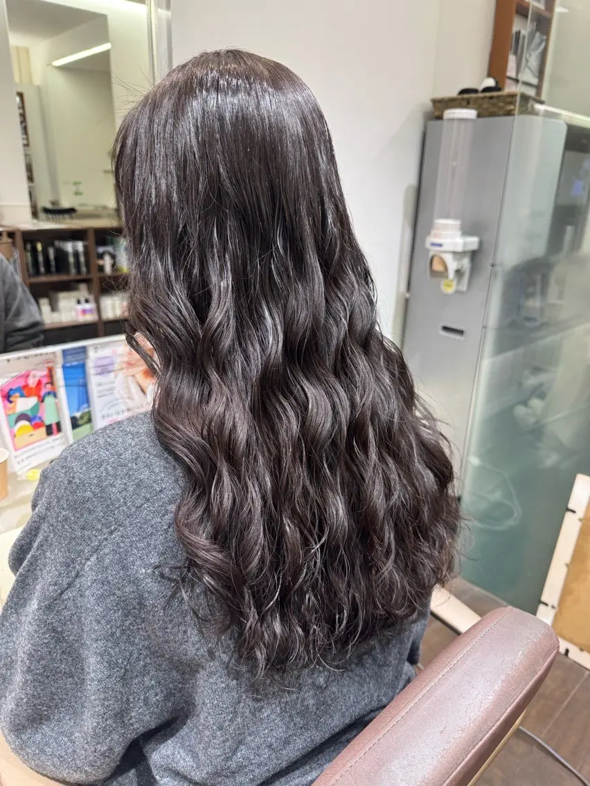 ロング カット パーマ トリートメント 大人可愛い♡コテ巻き パーマ🌼杉田 萌恵のヘアスタイル