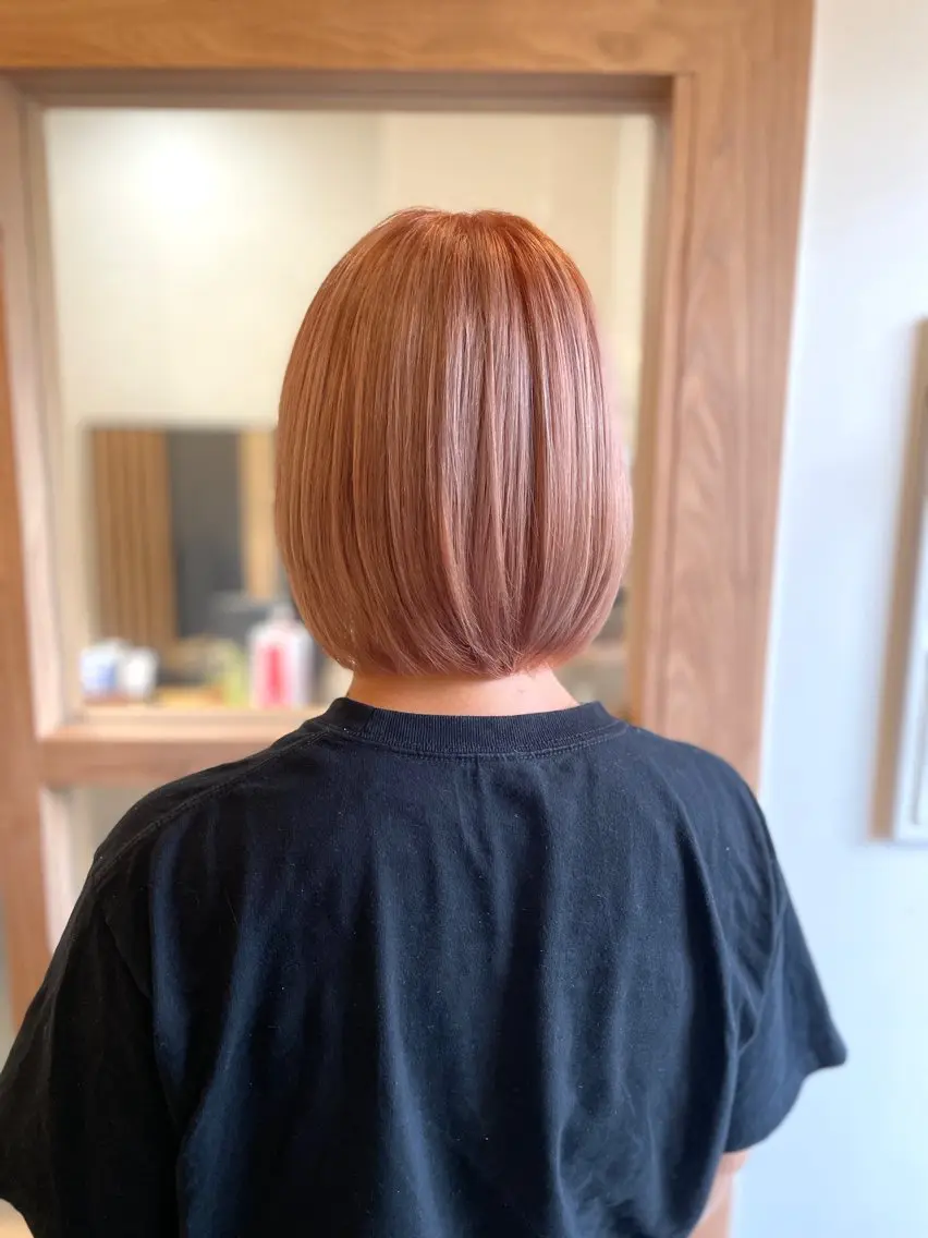 ショート カラー 切りっぱなしボブ ベージュカラー ブリーチ ケアブリーチ ピンクカラー ヘアカラー トリートメント 秋山 幸太のヘアスタイル
