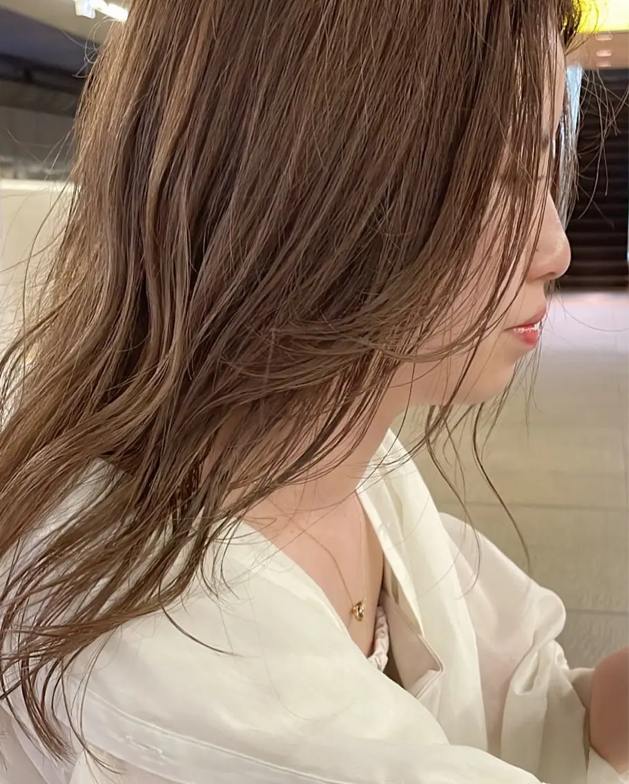 セミロング カラー ヘアアレンジ ベージュカラー ハイライトカラー ハイライト カット ヘアカラー トリートメント marika/ボブ /透明感カラーのヘアスタイル