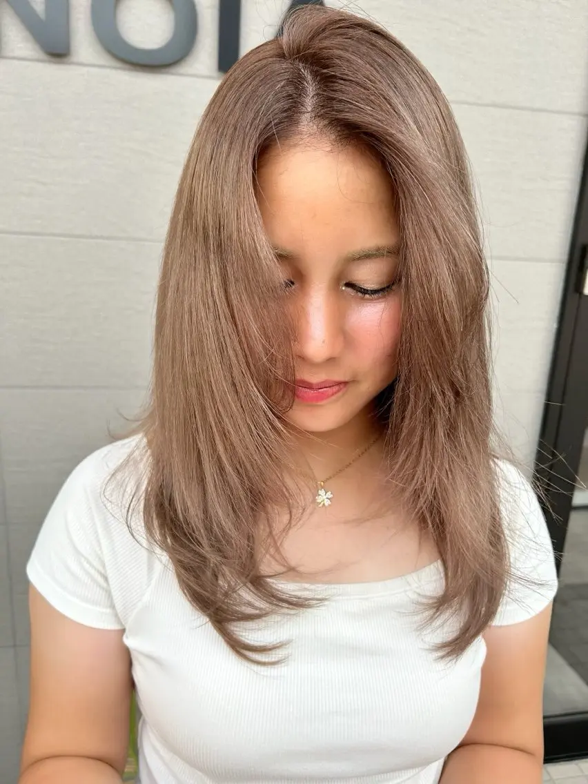 セミロング カラー グレージュ ミルクティーグレージュ ヘアカラー ナカジマ ナナのヘアスタイル