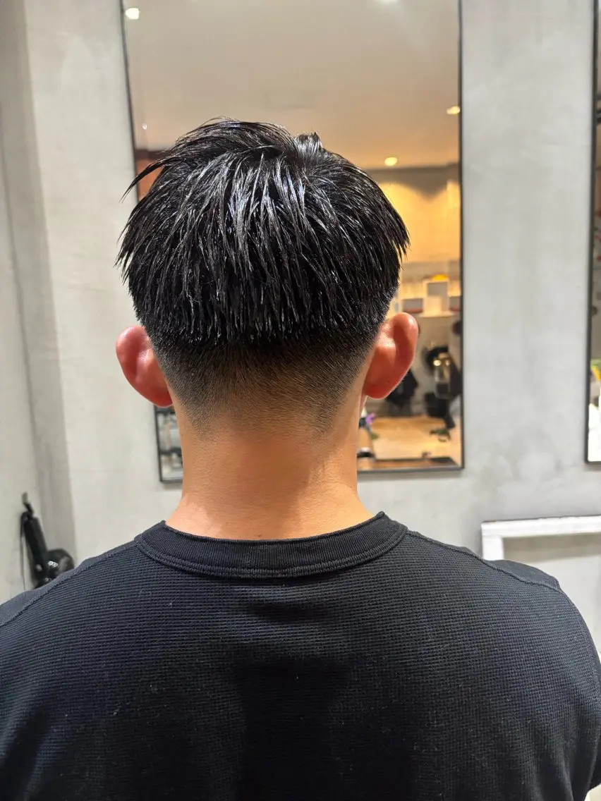 ショート メンズ センターパート フェードカット 刈り上げ ショートヘア 中目黒メンズ刈り上げ Harunaのヘアスタイル