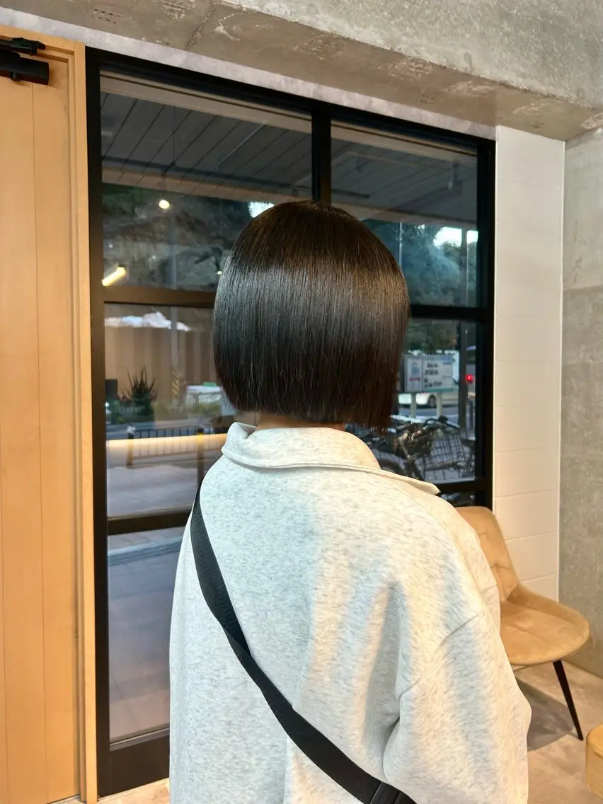 ミディアム パーマ アッシュ ボブ くせ毛 髪質改善 縮毛矯正 カット OAK溝の口 天使の輪👑YUKIのヘアスタイル