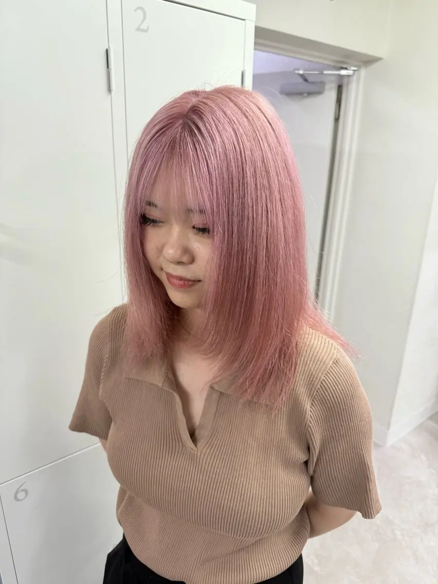 ミディアム ハイトーン/うる艶 カラー Mioのヘアスタイル
