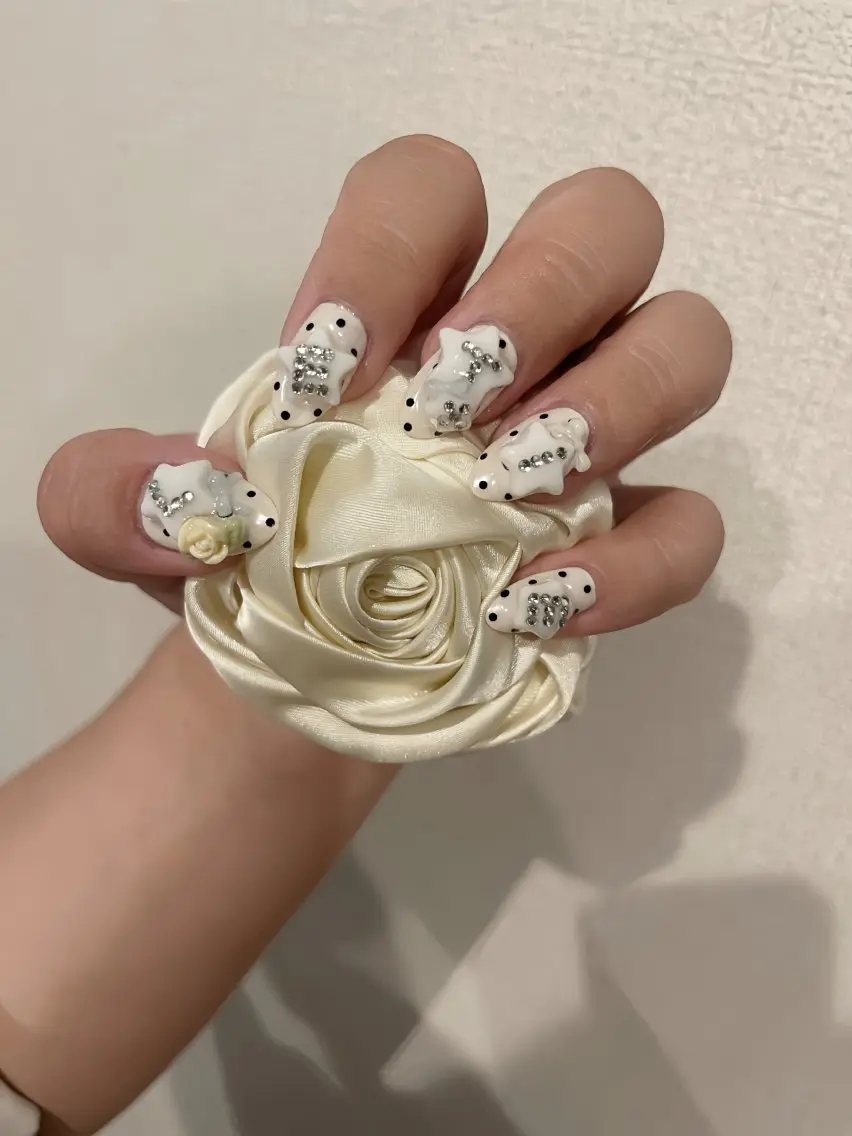 ネイル ストーンネイル ʟᴇᴛᴛɪᴇ  🎀 れてぃのネイルデザイン