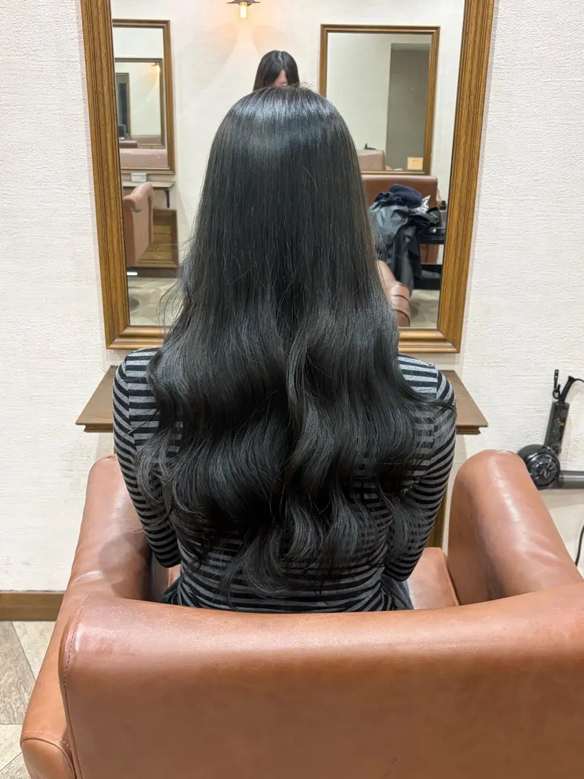 ロング カラー アッシュ オリーブアッシュ 酒井 美輝のヘアスタイル