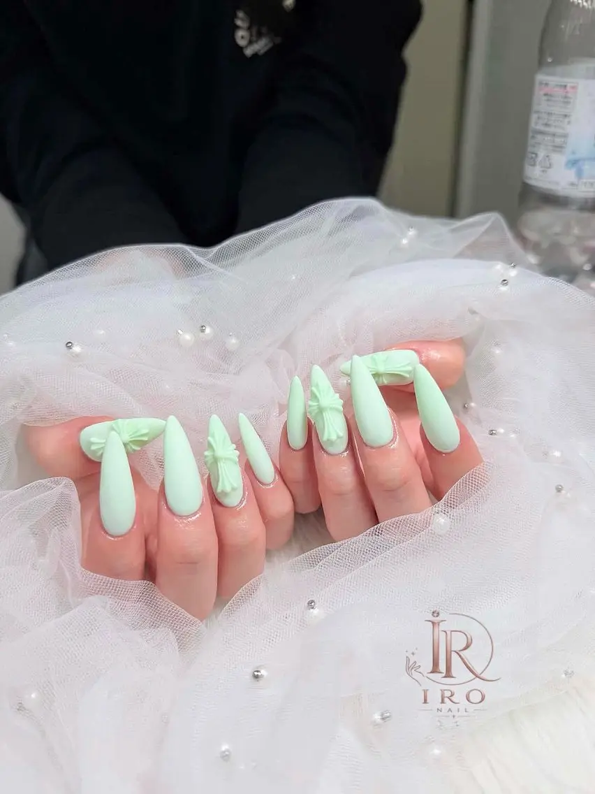 ネイル ハンドネイル IRO Nail Studioのネイルデザイン