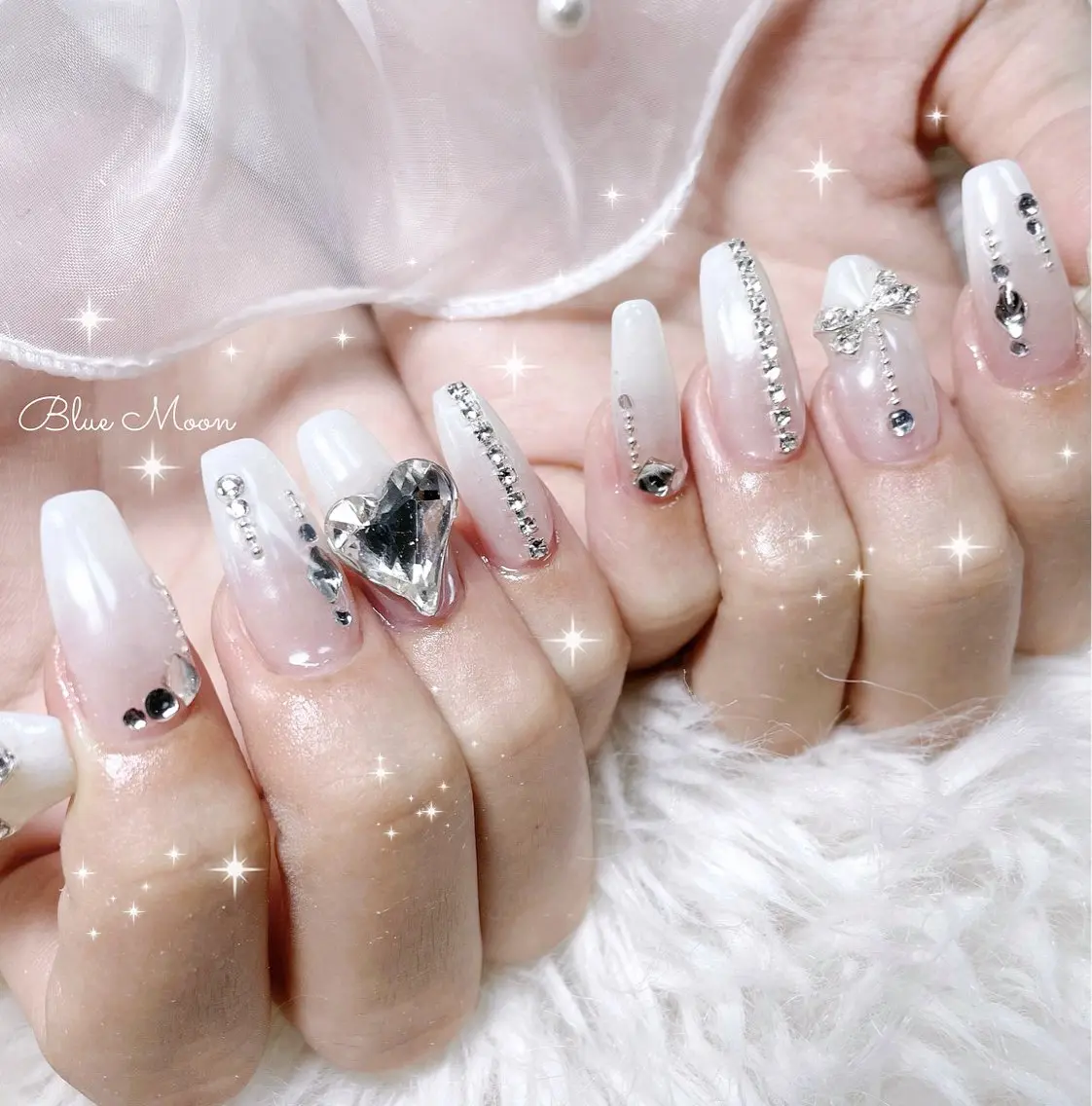 ネイル ハート ミラーネイル リボン ハンドネイル フットネイル ハンドケア nail salon Blue Moonのネイルデザイン