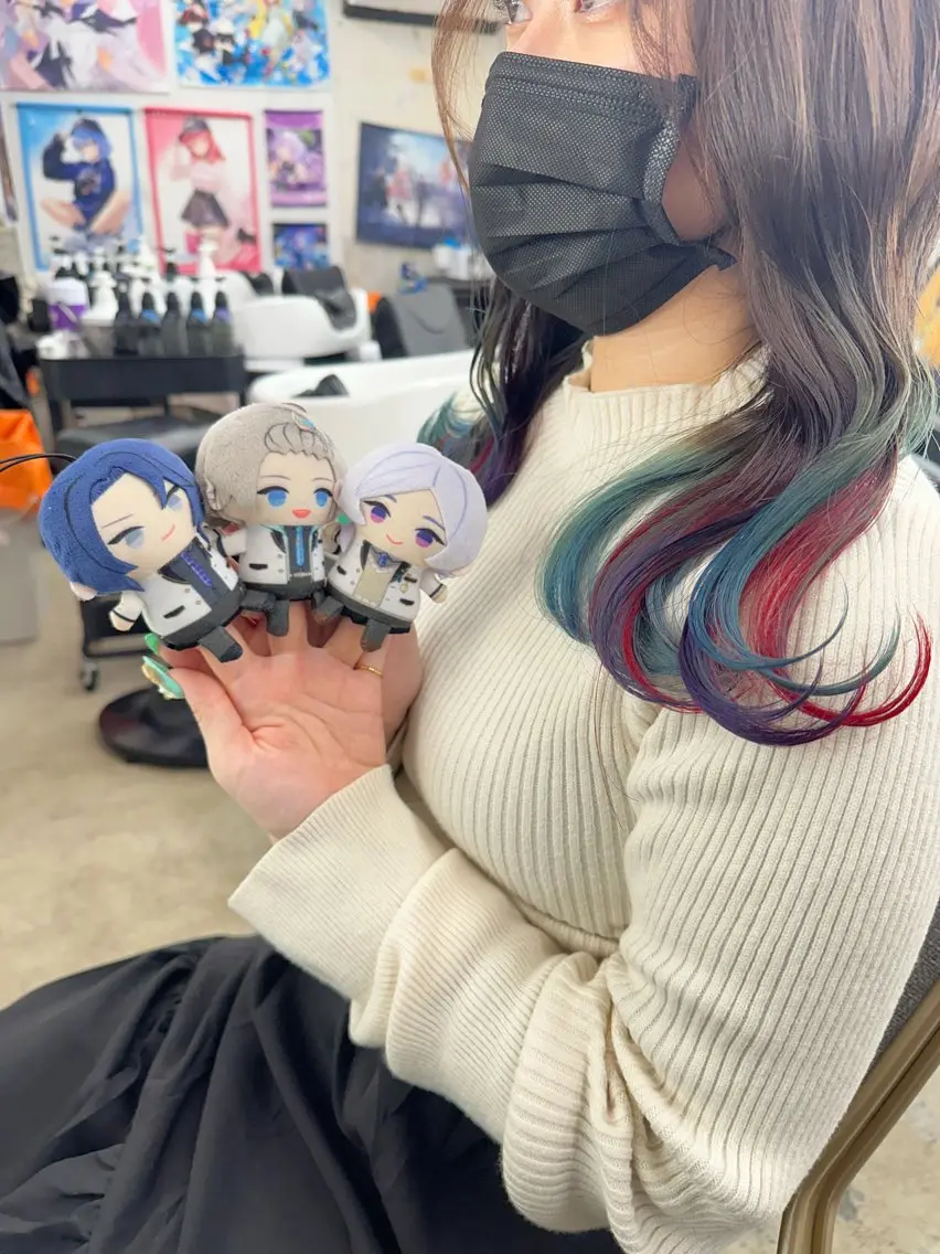 【イヤリングカラー/毛先カラー】ケアブリーチ+カラーの写真