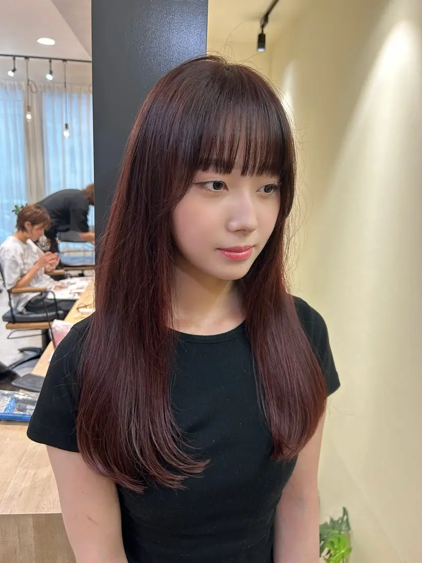 ロング カラー ブリーチ ボルドーカラー ブリーチなしカラー カット ヘアカラー トリートメント hubhair レイヤー/透明感のヘアスタイル