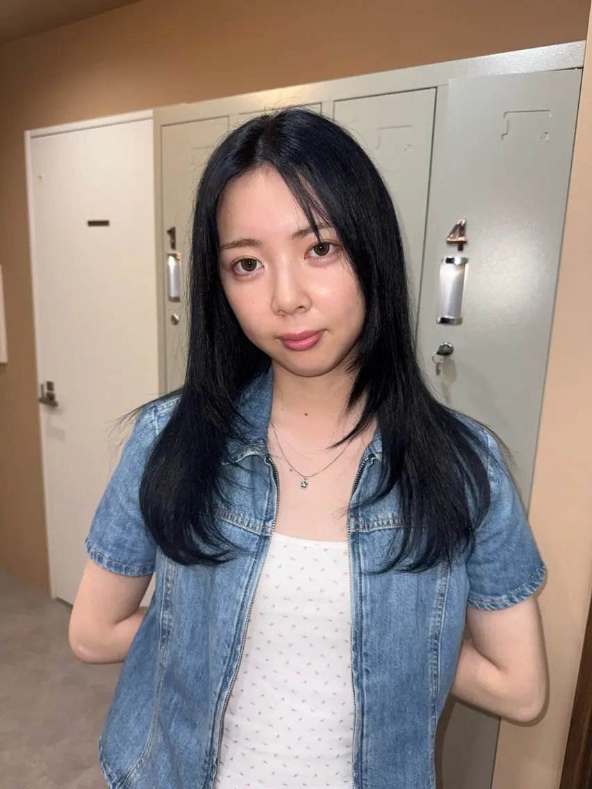 カラー 黒髪 ブルーカラー ブルーブラック 髪質改善 ヘアカラー iwanaga lamのヘアスタイル
