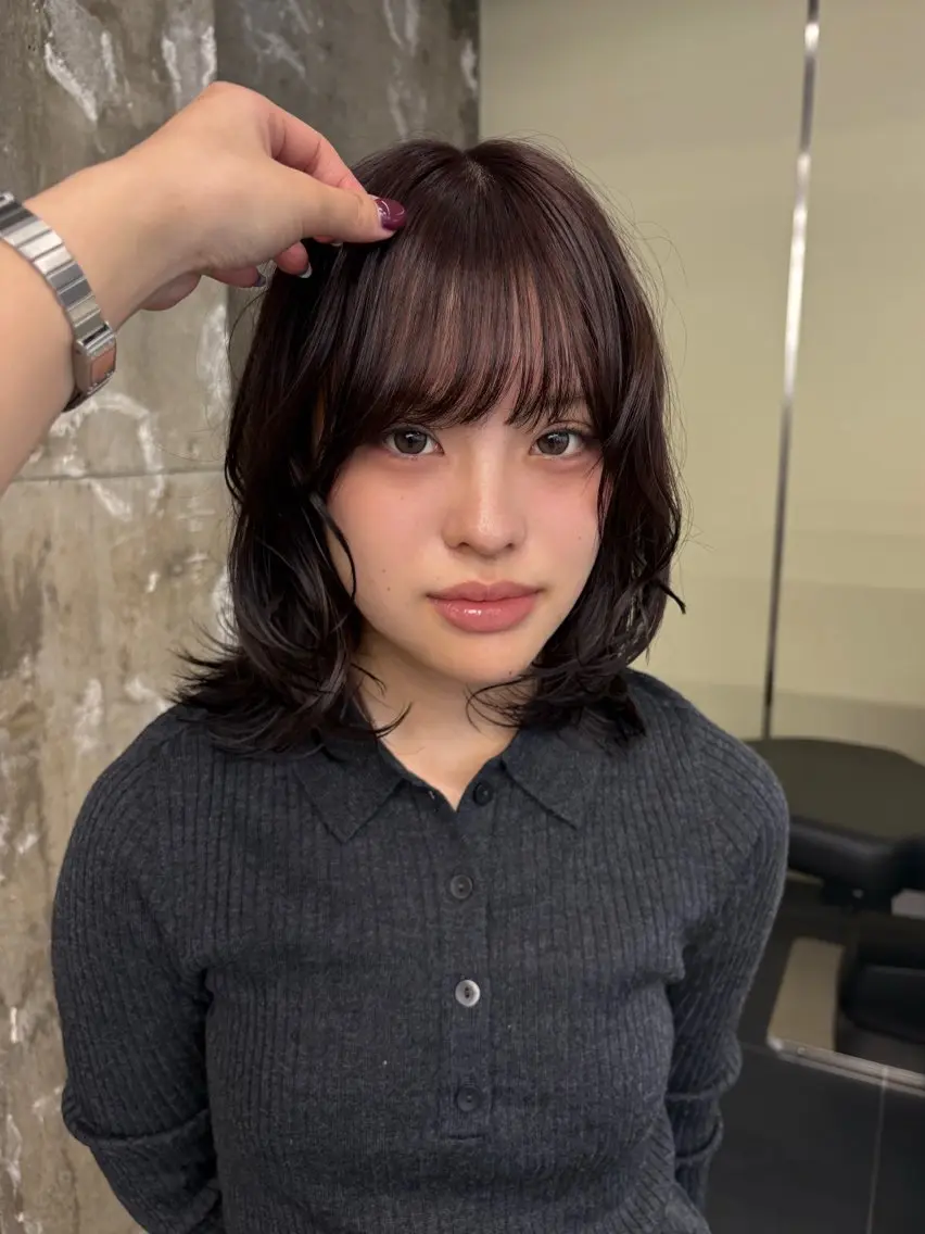 ミディアム レイヤーカット カット ヘアカラー トリートメント BELLA ナナカのヘアスタイル
