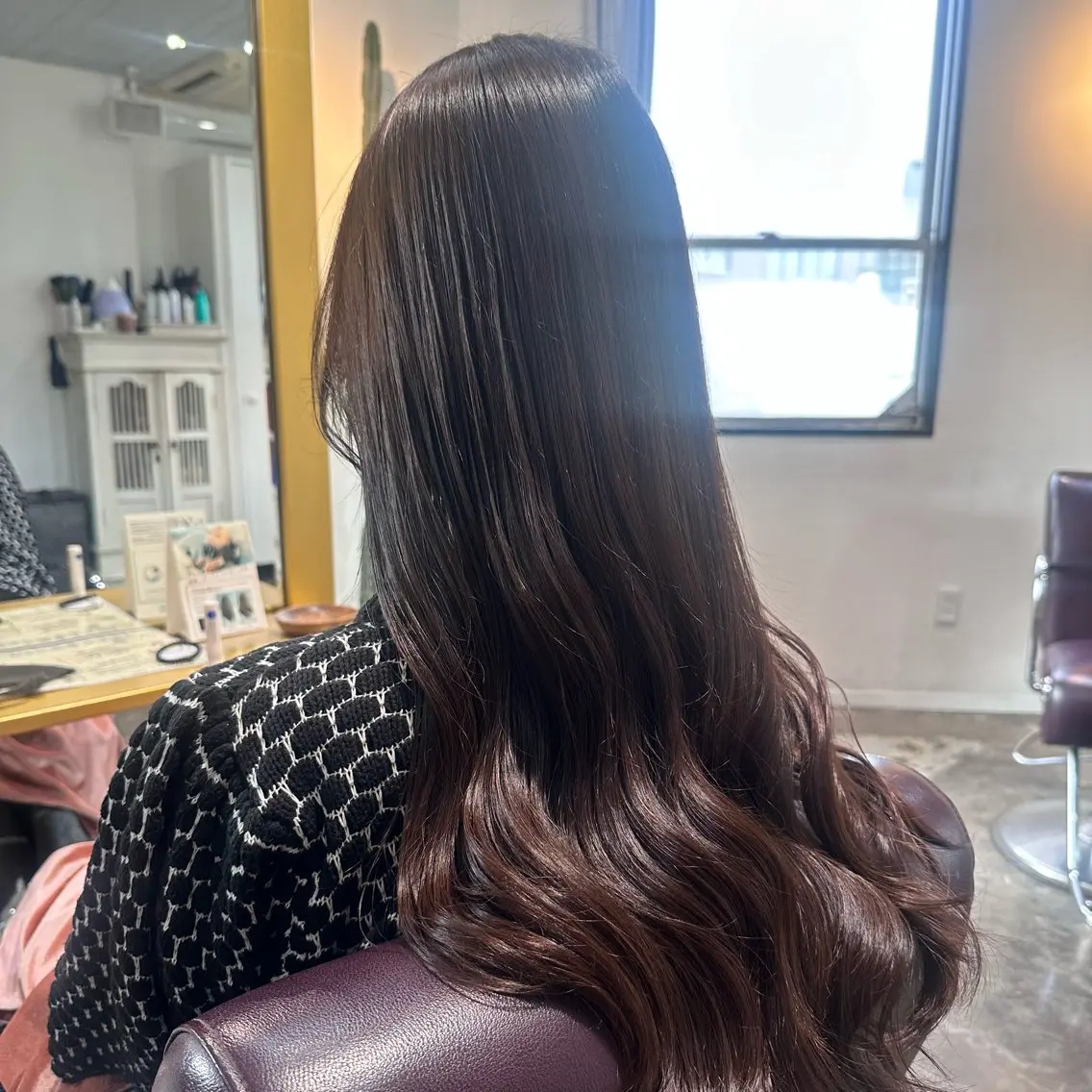 ロング カラー ブラウンカラー チョコレートブラウン ヘアカラー トリートメント Saki💛心斎橋 髪質改善/艶カラーのヘアスタイル