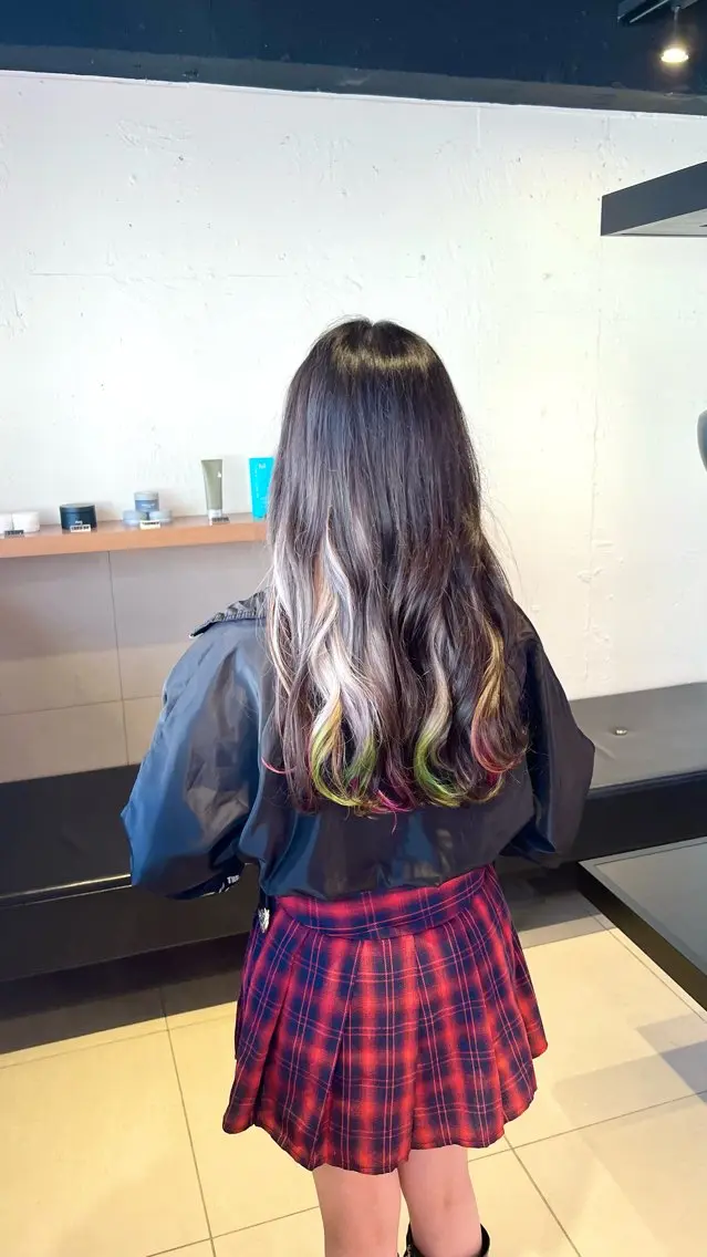 カラー 竹川 りょうのヘアスタイル
