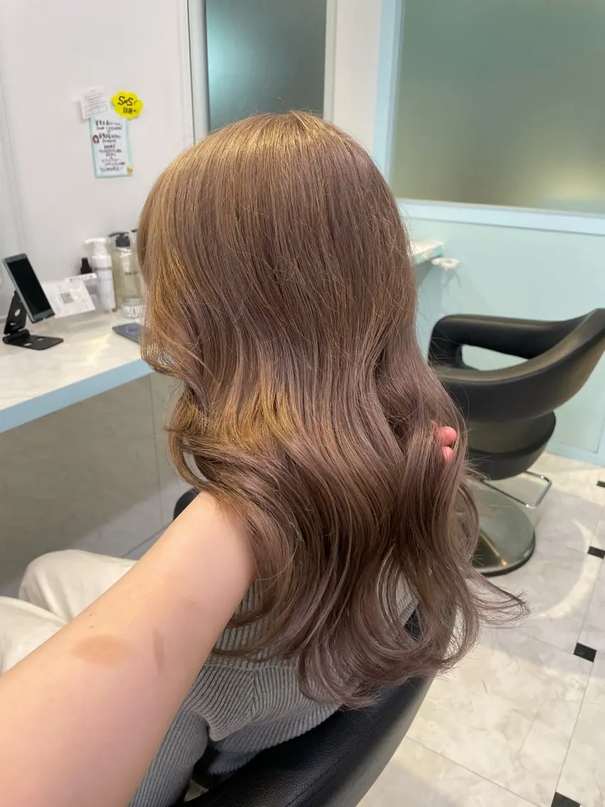 ロング カラー ヘアカラー 🤎モテ髪&透明感 ミルクティー🥣🤎のヘアスタイル