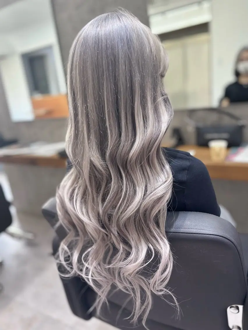 ロング カラー ヘアアレンジ ヘアカラー エクステ vizz by el yts 北谷ブリーチのヘアスタイル