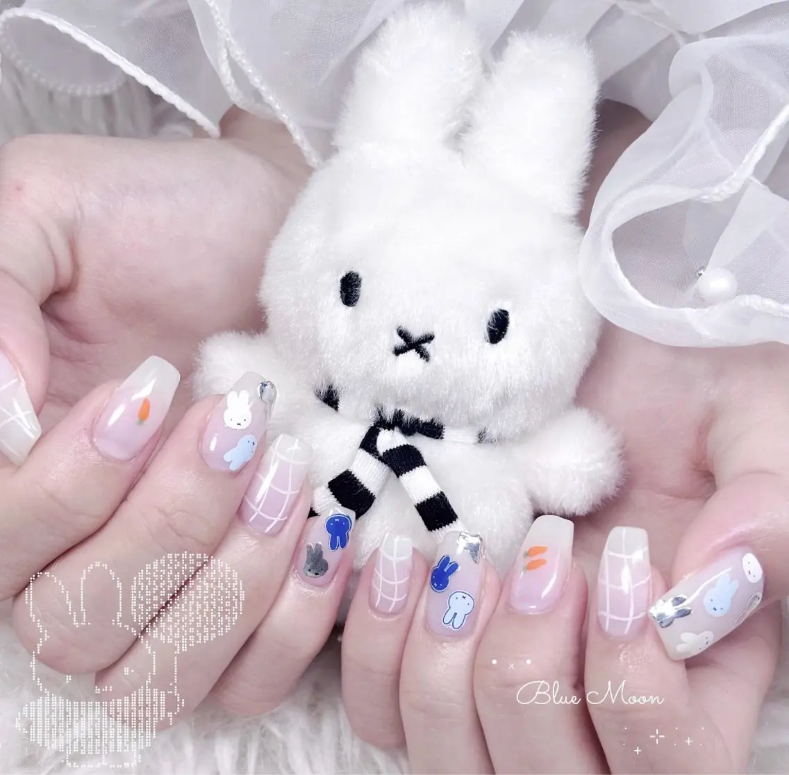 ネイル 持ち込み ハンドネイル フットネイル ハンドケア nail salon Blue Moonのネイルデザイン