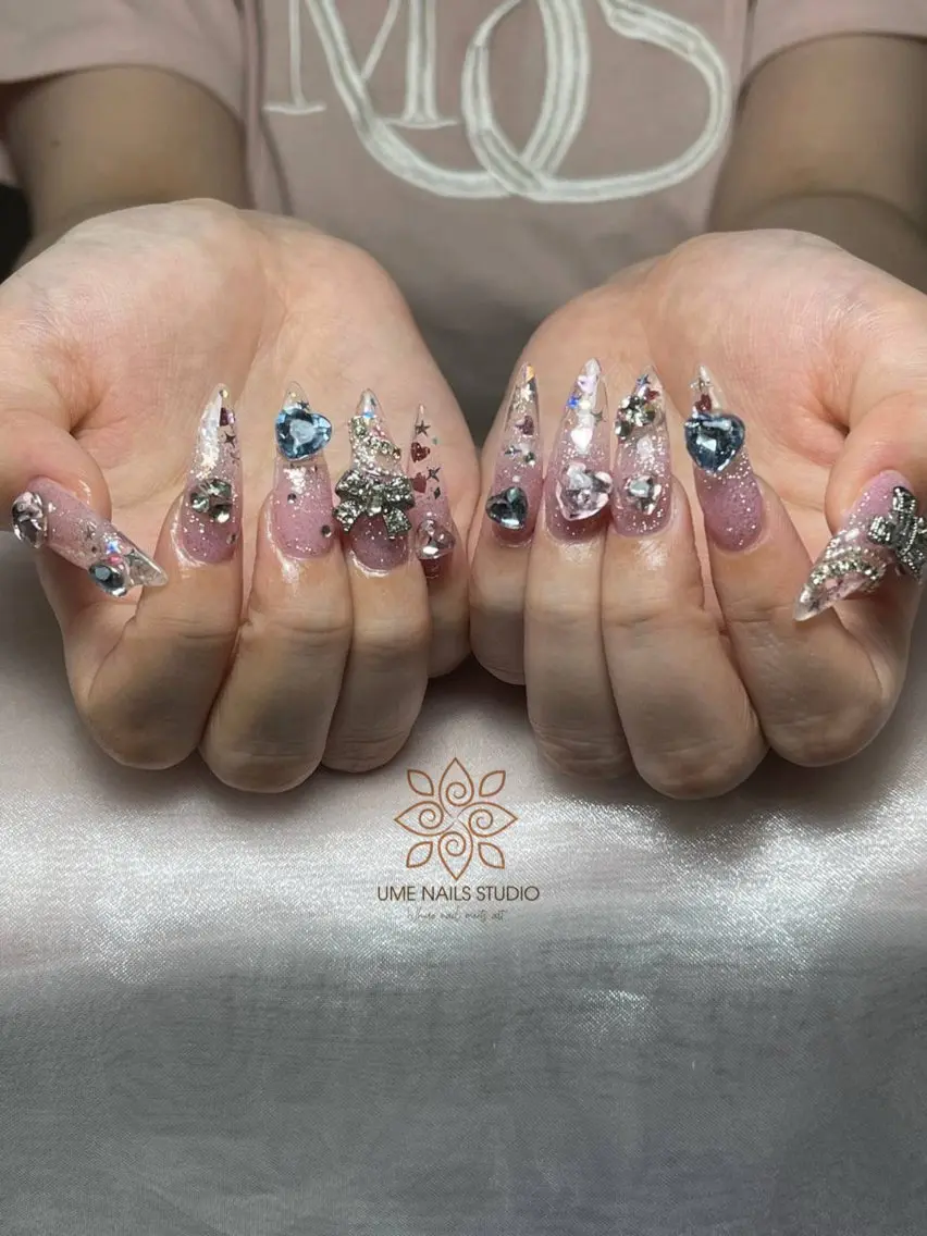 ネイル チークネイル クリアネイル ガーリー キラキラネイル 韓国ネイル Ume Nail Studioのネイルデザイン