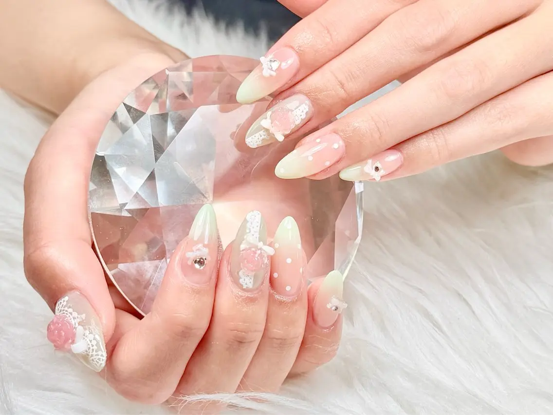 ネイル アートネイル ボルドー フレンチネイル ジェルネイル 氷ネイル・うるうるネイル ハンドネイル Yuki nail salon Anのネイルデザイン