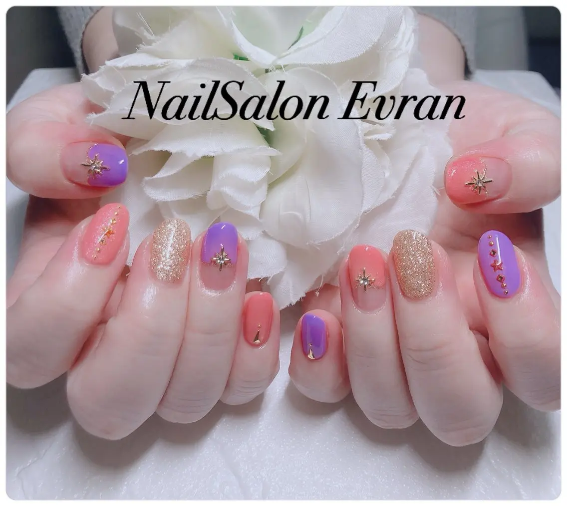 ネイル アートネイル フレンチネイル ジェルネイル マグネットネイル 持ち込み Nail salon Evranのネイルデザイン