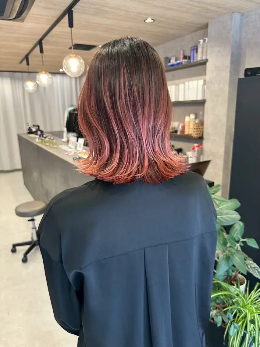 ショート カラー 富田 実桜のヘアスタイル