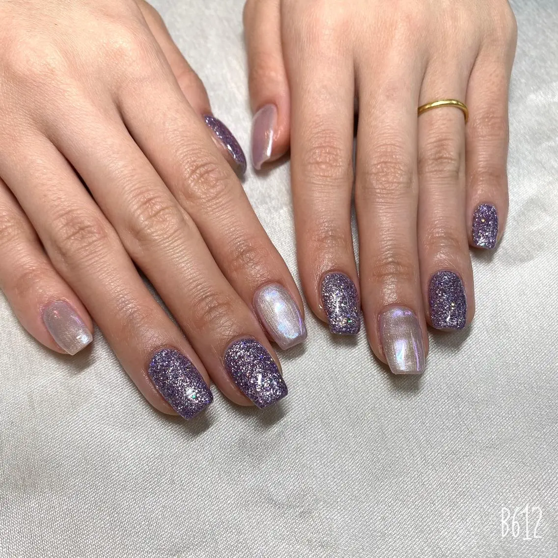 ミディアム カラー パーマ ヘアアレンジ メンズ キッズ ネイル マツエク・マツパ アイブロウ キラキラネイル ラメ(グリッター) 今福鶴見ネイル 8(ｴｲﾄ)のネイルデザイン