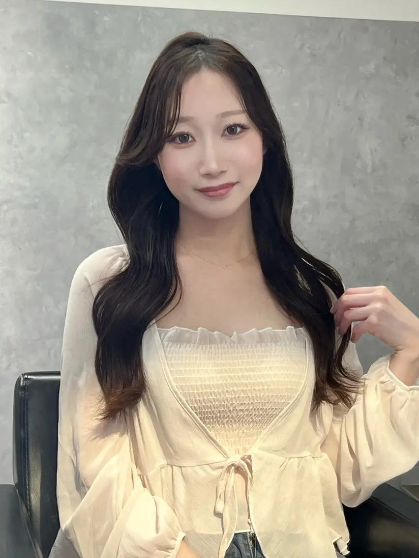 ロング カラー 黒髪 ブリーチ 透明感カラー 顔周りカット レイヤーカット 透明感/レイヤー 🇰🇷tomonaのヘアスタイル