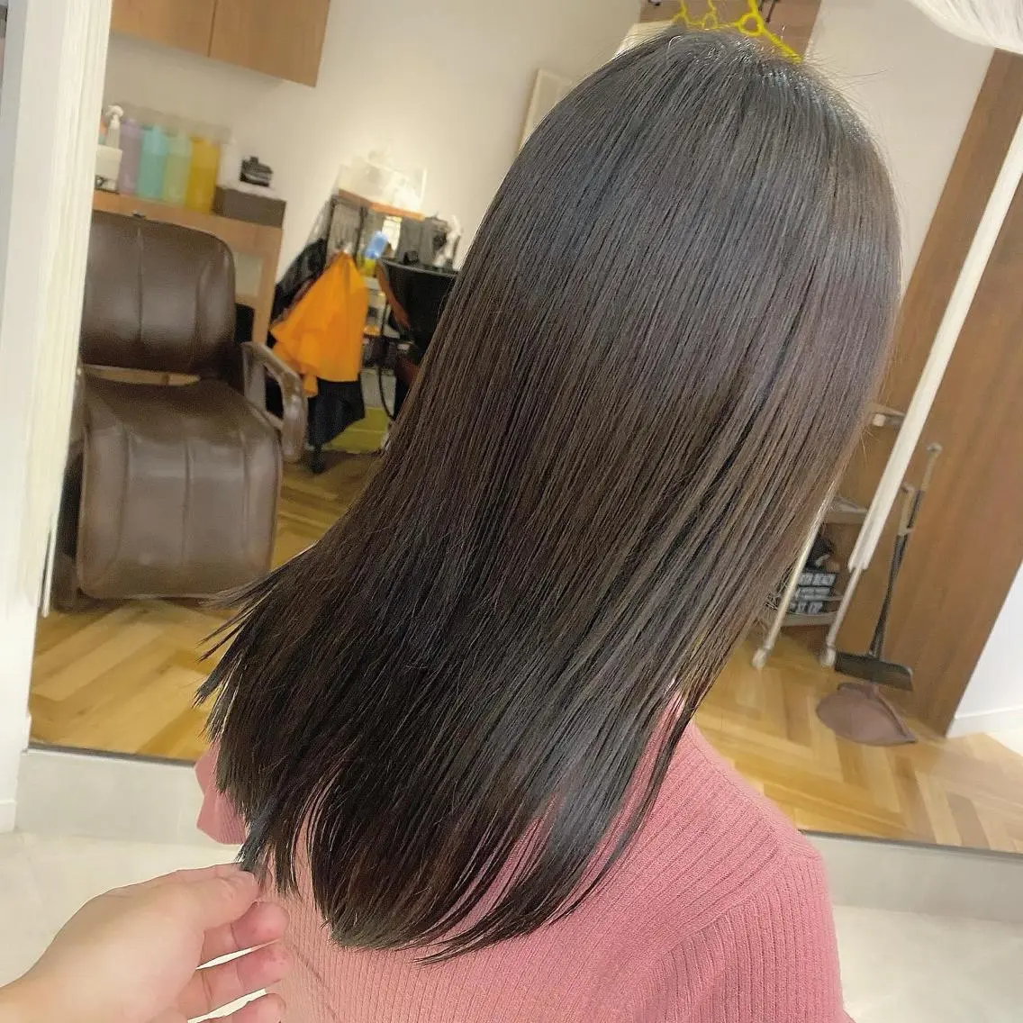 セミロング カラー 髪質改善特化 安東駿介のヘアスタイル