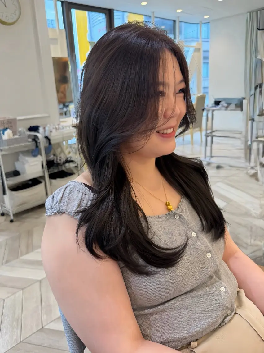 ロング カラー ベージュカラー 透明感カラー グレージュ トリートメント ヘアカラー トリートメント 小顔レイヤー/ ベージュ🤍Rieのヘアスタイル