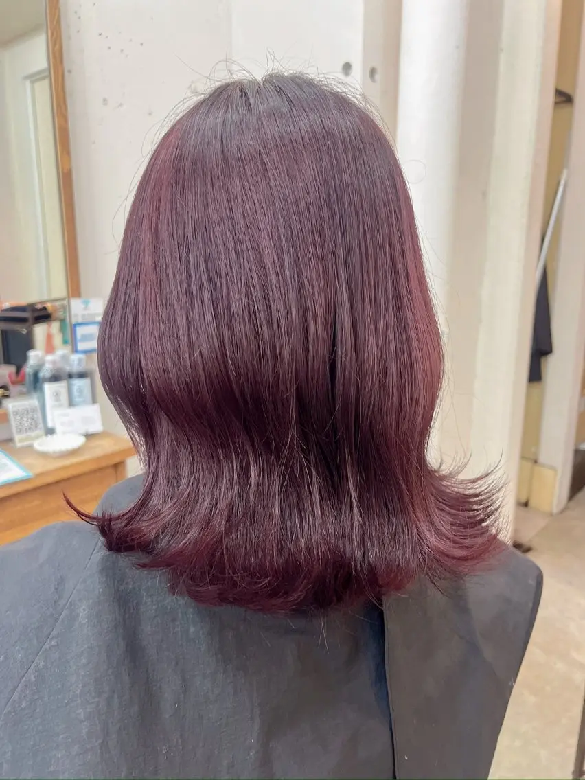 セミロング ヘアカラー 🩷艶カラー 🧡💛リサ🫧のヘアスタイル