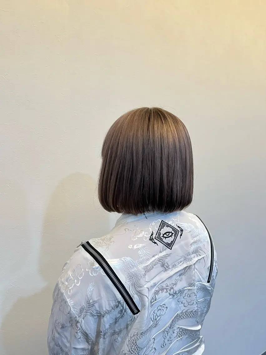 ショート カラー ブリーチ 今井 杏奈のヘアスタイル