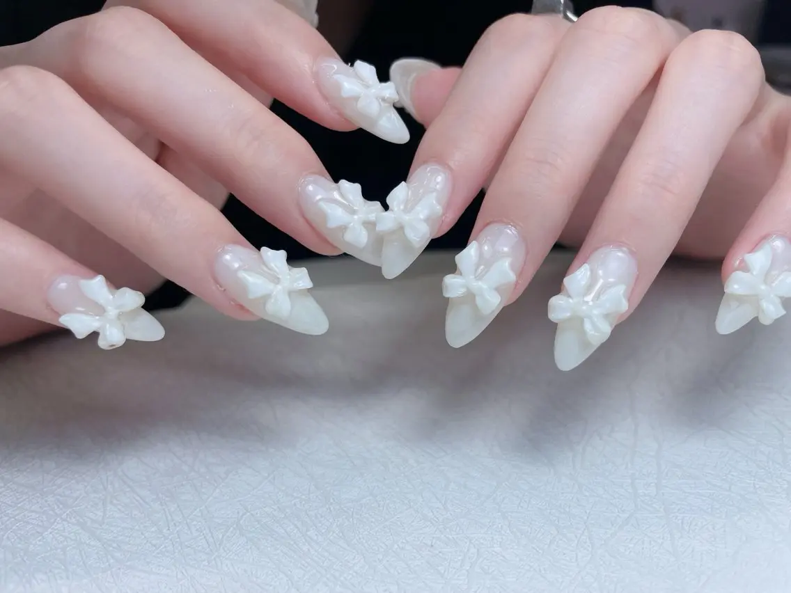 ネイル オーロラネイル 長さ出し フットネイル フレンチネイル ジェルネイル 中野駅から2分 MEO NAILのネイルデザイン