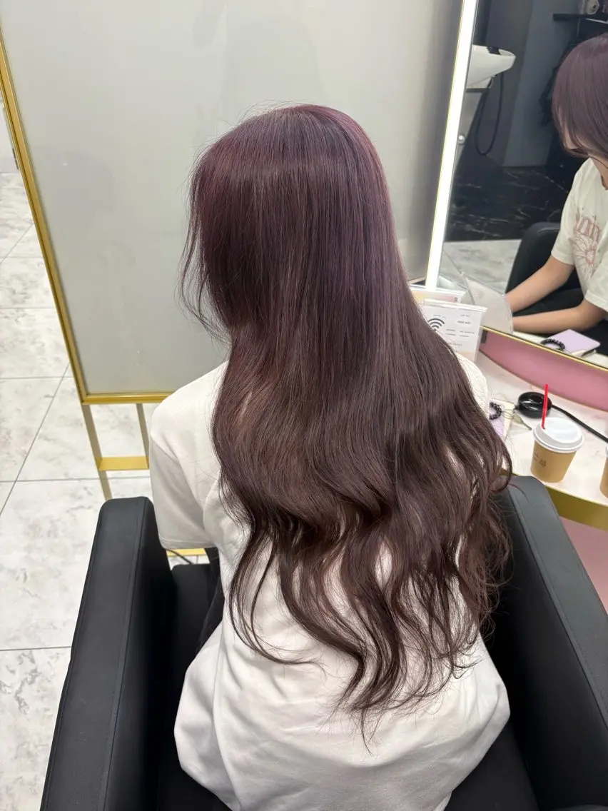ロング カラー グレージュ ラベンダーカラー ラベンダーグレージュ ラベンダーグレー momo /ブリーチなしピンクのヘアスタイル