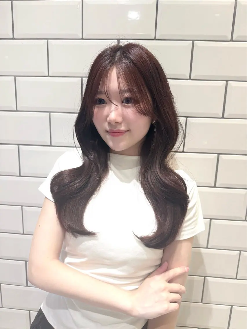 ロング カラー costes 今井芽依のヘアスタイル