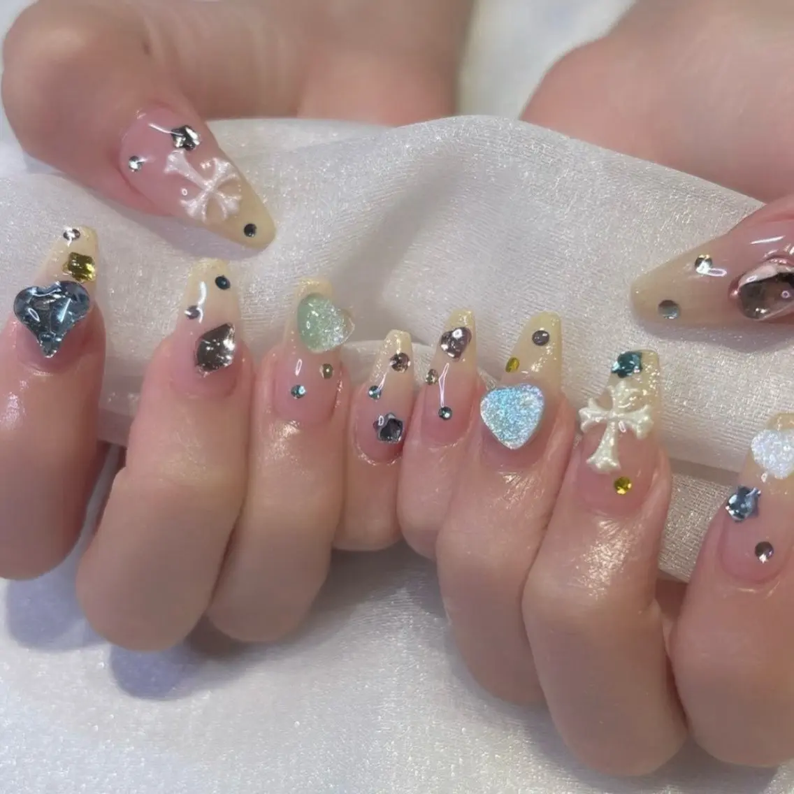 ネイル チークネイル ドット フットネイル フレンチネイル グラデーション Nihonthy Nail 新宿のネイルデザイン