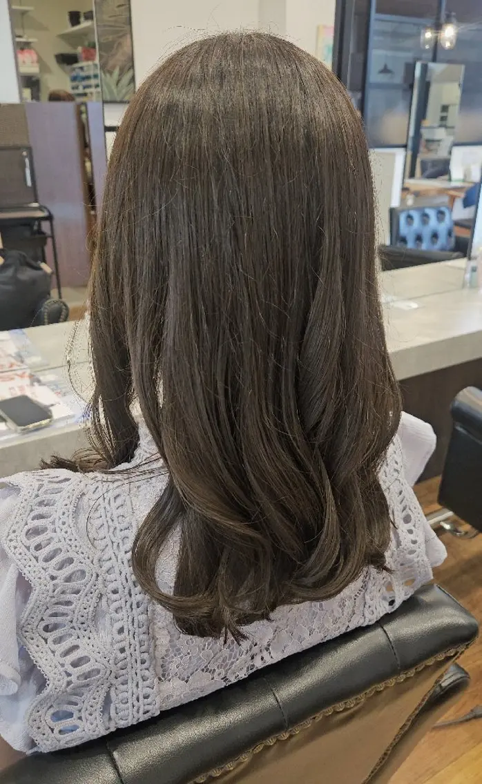 セミロング カラー カット ヘアカラー トリートメント 関口 友菜のヘアスタイル