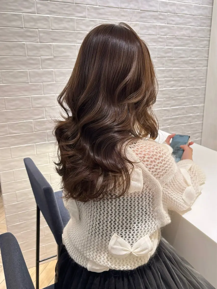 セミロング カラー ヘアアレンジ ブリーチ ブラウンカラー ブリーチなしカラー 韓国風ヘア レイヤーカット カット ヘアカラー トリートメント 銀座/韓国レイヤー/ 艶カラー🍓原田侑依のヘアスタイル