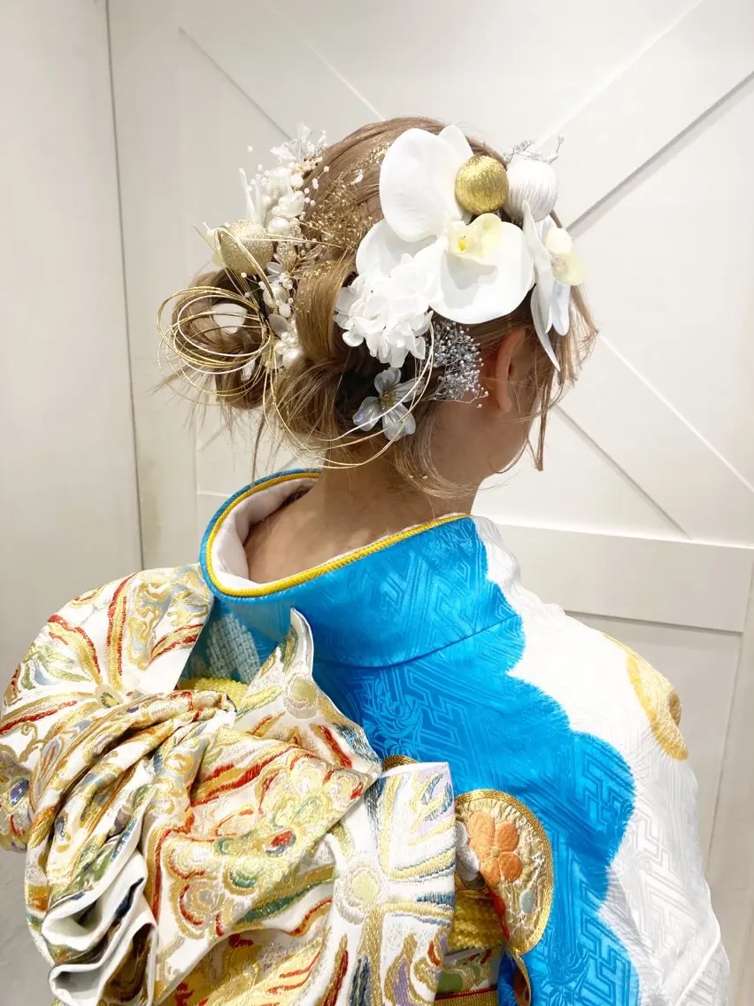セミロング 卒業式のヘアスタイル あやか 白髪ぼかしハイライトのその他イメージ